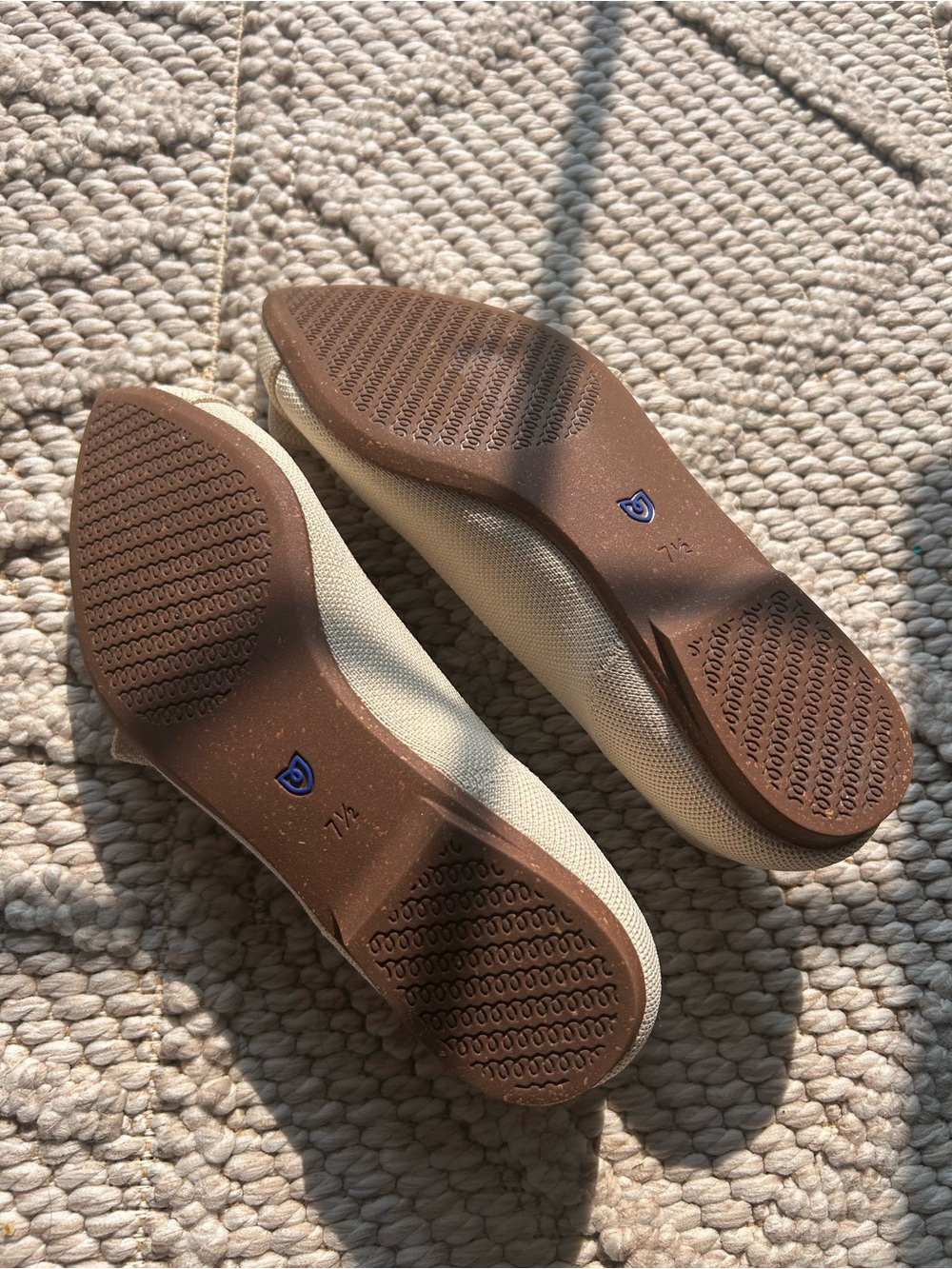 Women’s Rothy’s The Bow Point Flats (US 7.5) - Picture 4 of 5